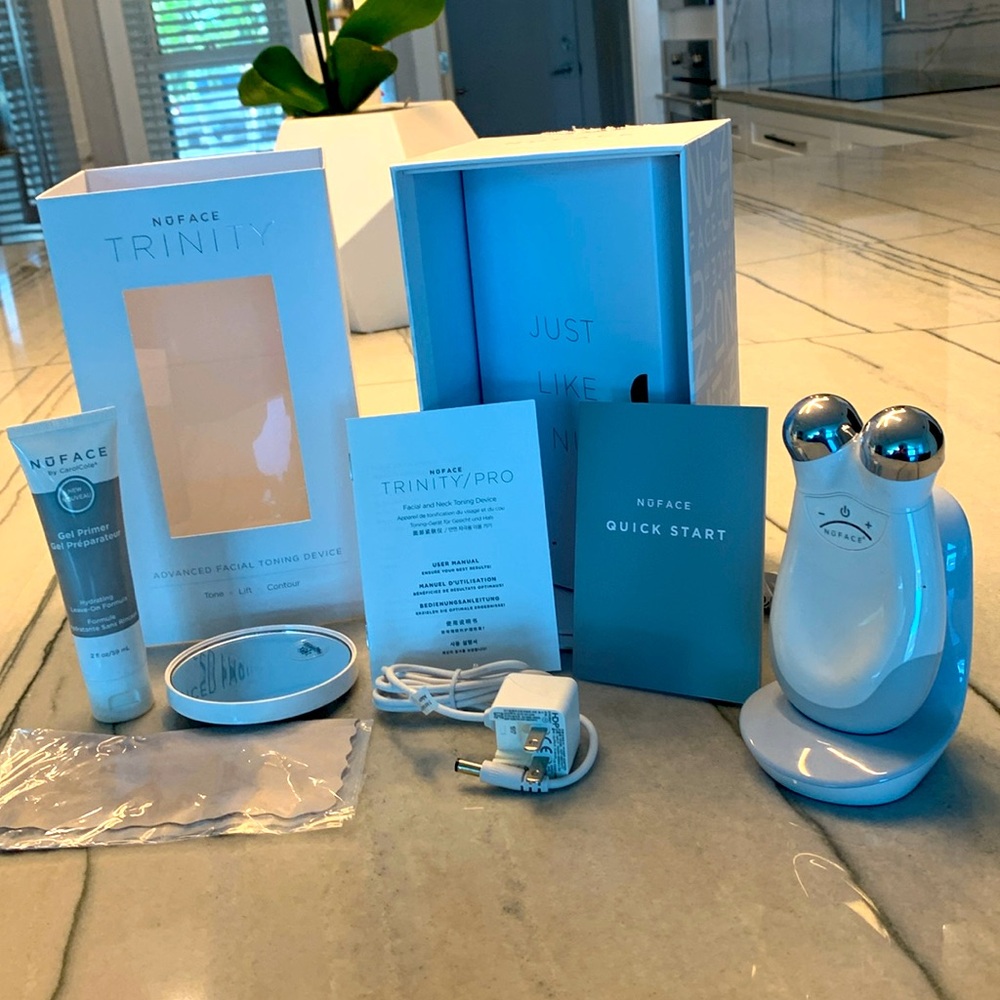NuFACE Trinity Facial and Neck Toning Device
